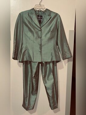 NWOT VTG POSITIVE ATTITUDE PANT SUIT 2 PC - Embroidered/Beaded - Made Hong Kong